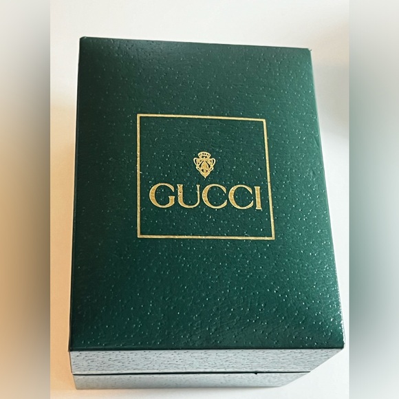 GUCCI 11/12.2 interchangeable bezels with 6 of them. - Picture 14 of 14